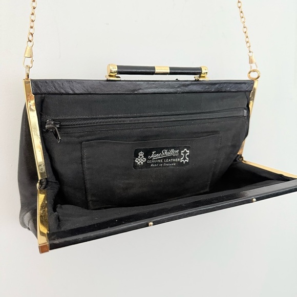 Vintage 1970s Jane Shilton black leather clutch bag with gold chain strap - Picture 5 of 5
